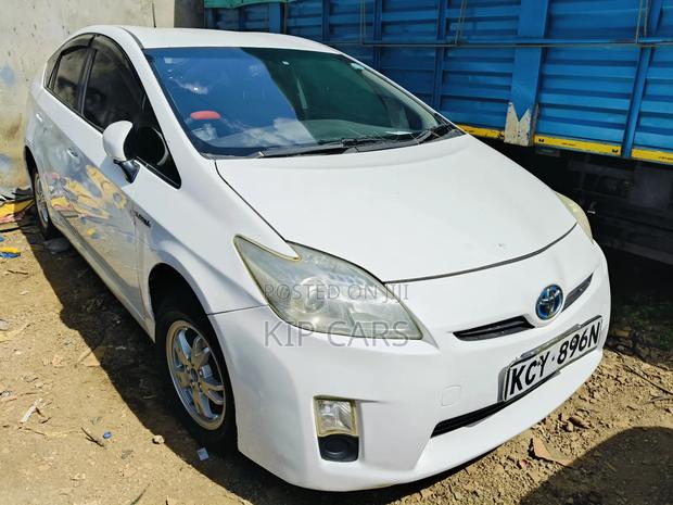 Toyota Prius 2011 White