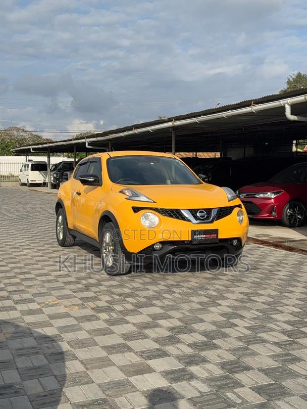 Nissan Juke 2018 Yellow