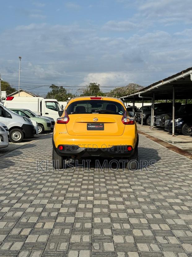 Nissan Juke 2018 Yellow
