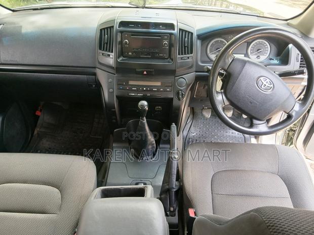 Toyota Land Cruiser 2016 Gray