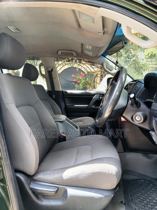 Toyota Land Cruiser 2016 Gray
