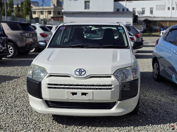 Toyota Probox 1.5 DX Comfort 2WD 2020 White