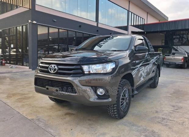 Toyota Hilux 2019 Brown