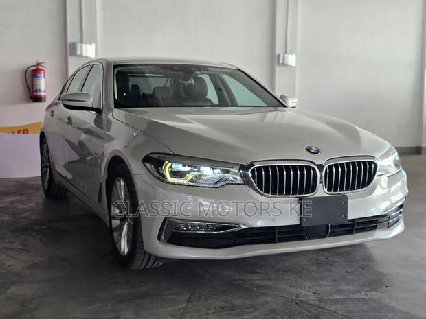 BMW 523i 2019 White