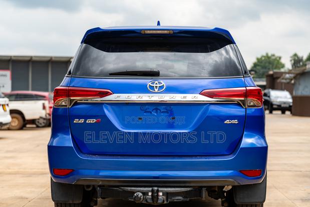 Toyota Fortuner 2.8 D AWD 2019 Blue