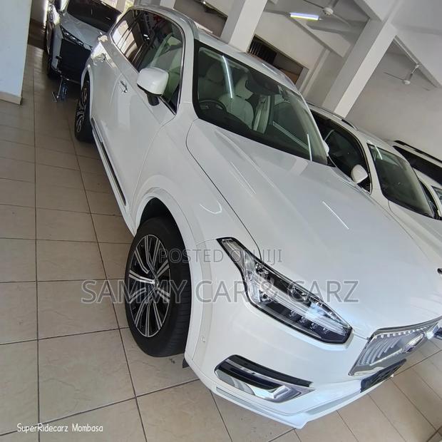Volvo XC90 2022 White