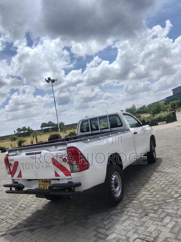Toyota Hilux Revo Single Cab Deisel 2.4 RWD 2022 Off white