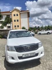 Toyota Hilux SR 4x4 2015 White for sale