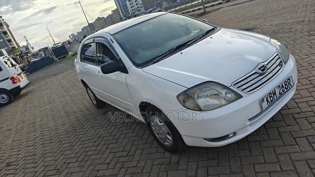 Toyota Corolla Sedan 2003 White