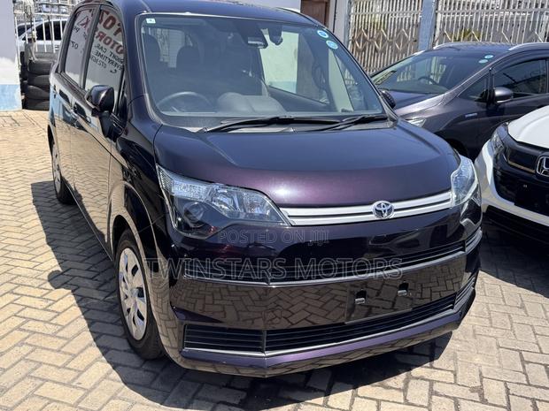 Toyota Spade 1.5 2019 Burgundy