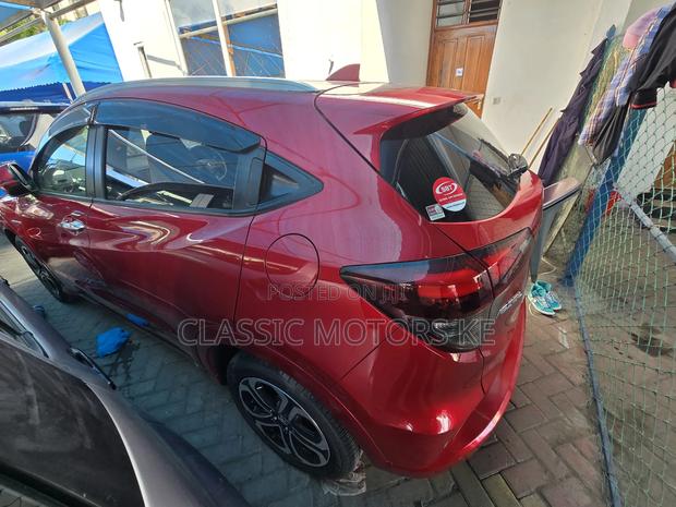 Honda Vezel 1.5 Hybrid 2WD 2019 Red