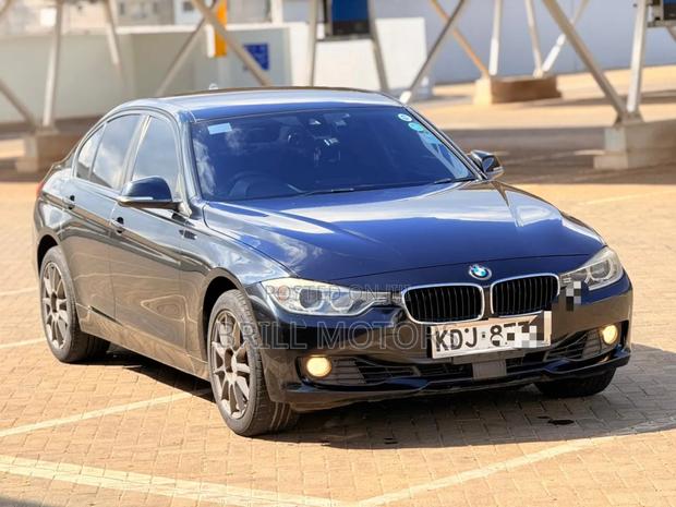 BMW 320i Sedan RWD 2015 Black