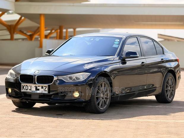 BMW 320i Sedan RWD 2015 Black