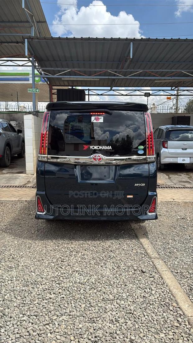 Toyota Noah 2.0 FWD (7 Seater) 2018 Black