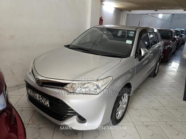 Toyota Corolla Fielder 2017 Silver