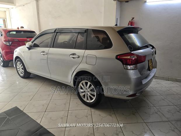 Toyota Corolla Fielder 2017 Silver