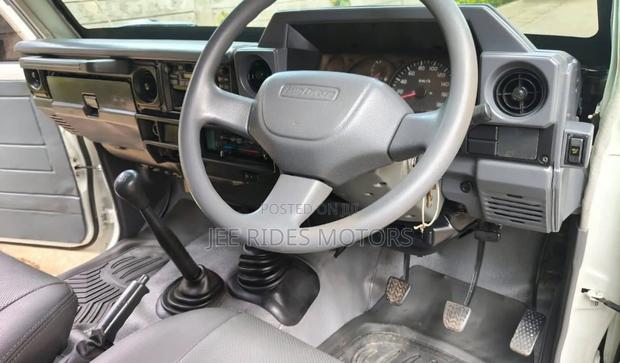 Toyota Land Cruiser 2008 White
