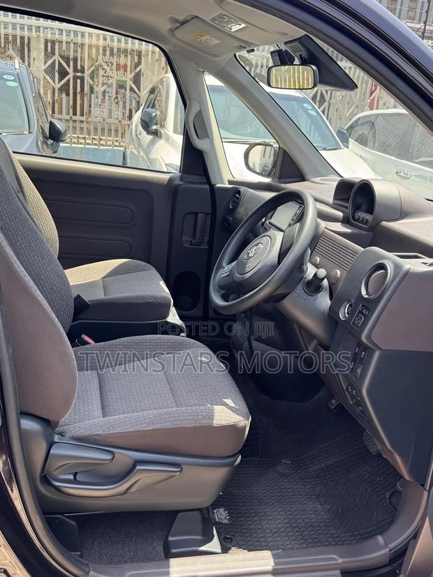 Toyota Spade 1.5 2019 Burgundy
