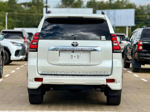 Toyota Land Cruiser Prado 2.8 2020 White
