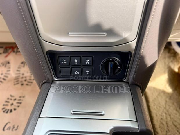 Toyota Land Cruiser Prado 2.8 2020 White