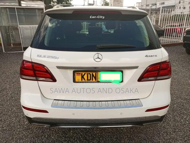 Mercedes-Benz GLE-Class 2017 White
