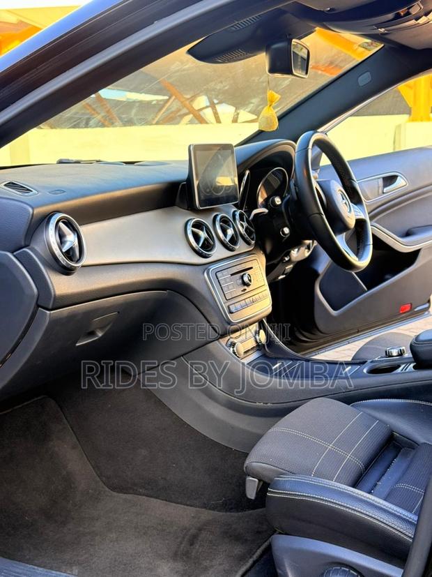 Mercedes-Benz GLA 250 2016 Black
