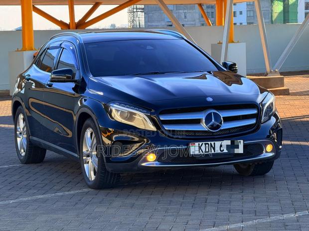 Mercedes-Benz GLA 250 2016 Black