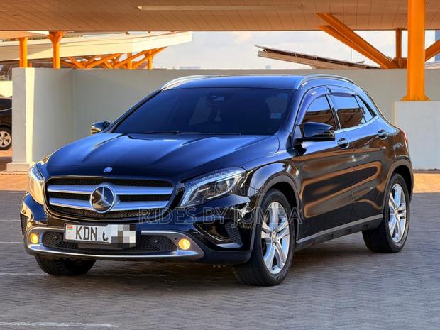 Mercedes-Benz GLA 250 2016 Black