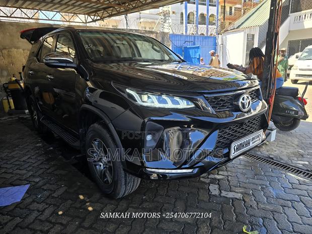 Toyota Fortuner 2019 Black