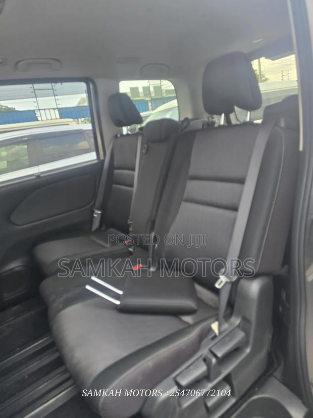 Nissan Serena 2019 Brown