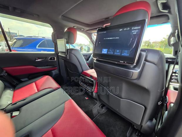 Toyota Land Cruiser LC300 2023 Gray