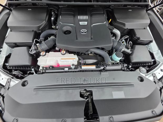 Toyota Land Cruiser LC300 2023 Gray