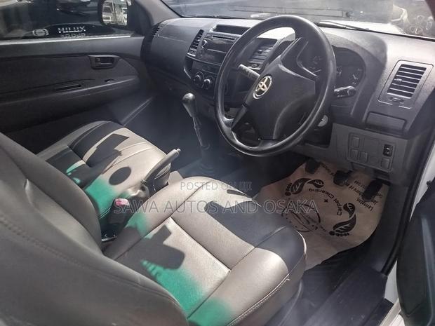 Toyota Hilux 2014 Pearl