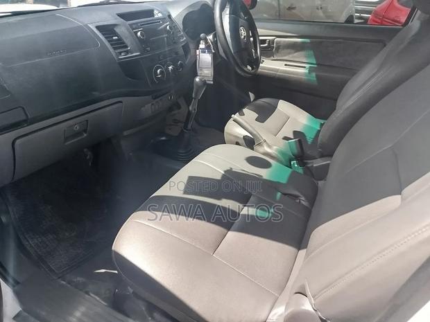 Toyota Hilux 2014 Pearl