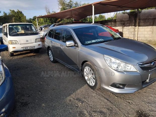 Subaru Legacy 2010 Silver