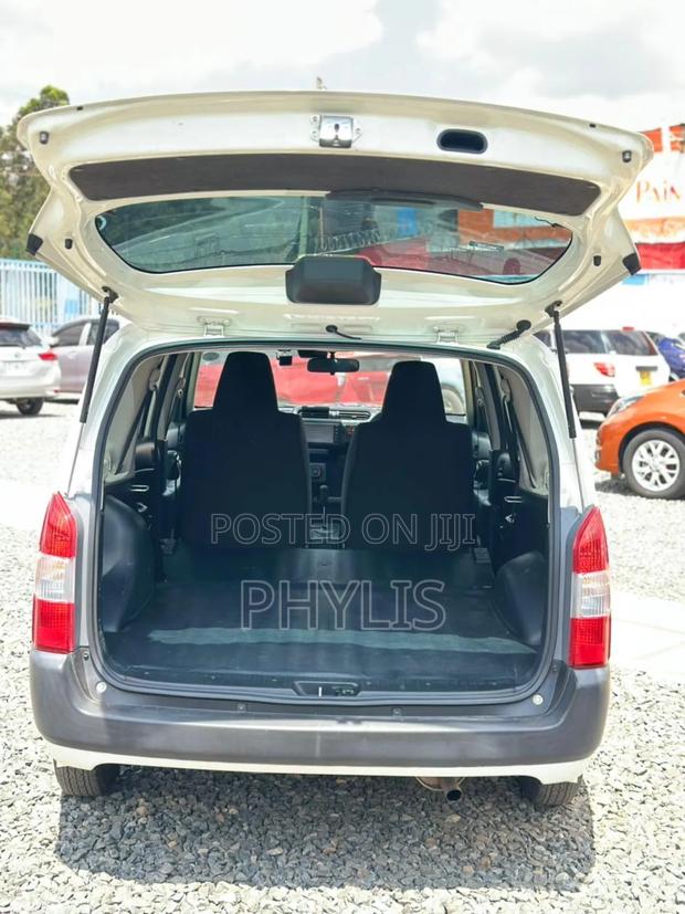 Toyota Probox 1.5 DX Comfort 2WD 2018 White