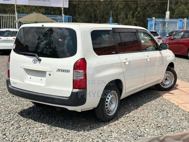Toyota Probox 1.5 DX Comfort 2WD 2018 White