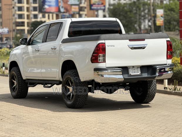 Toyota Hilux 2018 White