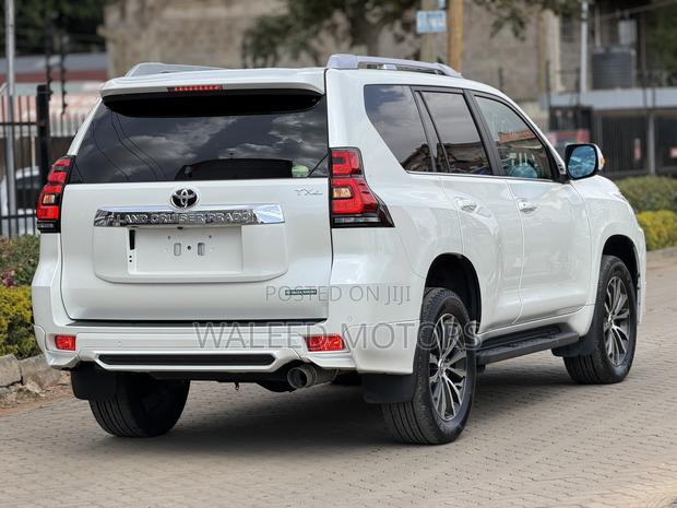 Toyota Land Cruiser Prado 2.8 2019 White