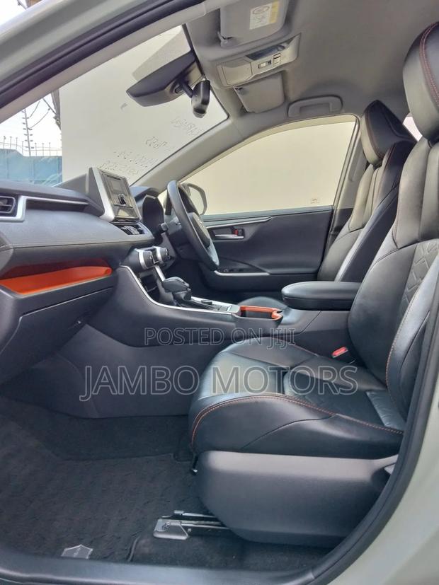 Toyota RAV4 Adventure AWD 2020 Green