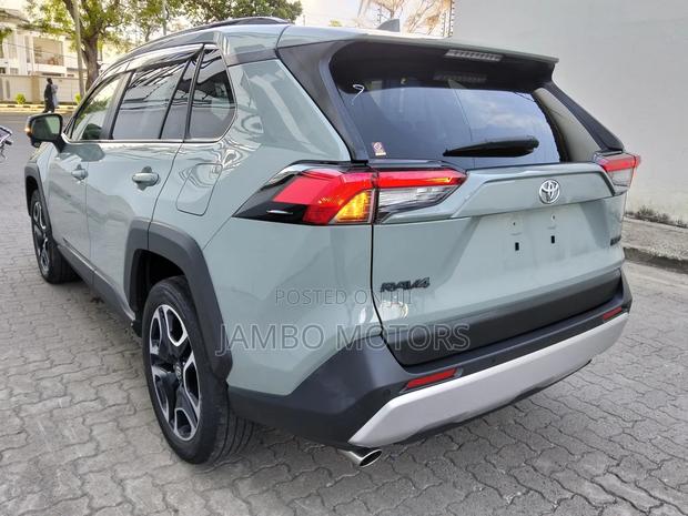 Toyota RAV4 Adventure AWD 2020 Green