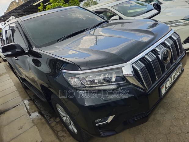 Toyota Land Cruiser Prado 2017 Black