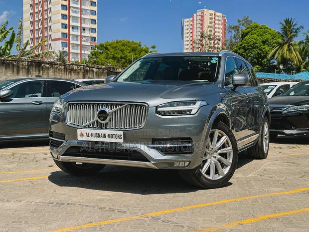 Volvo XC90 T6 Momentum AWD 2018 Gray
