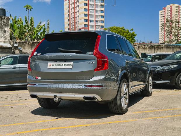 Volvo XC90 T6 Momentum AWD 2018 Gray