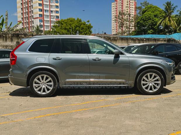 Volvo XC90 T6 Momentum AWD 2018 Gray