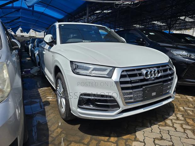 Audi Q5 2.0T Premium AWD quattro 2019 White