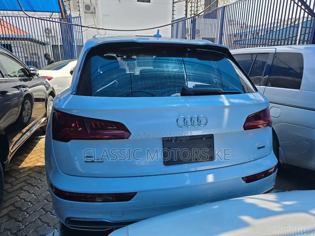 Audi Q5 2.0T Premium AWD quattro 2019 White