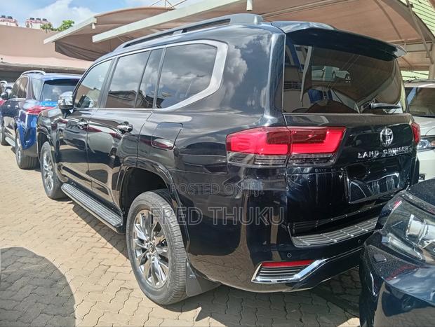 Toyota Land Cruiser 3.3 Diesel 4WD 2022 Black