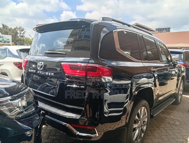 Toyota Land Cruiser 3.3 Diesel 4WD 2022 Black