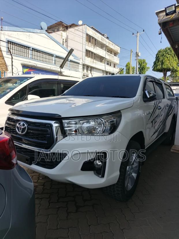 Toyota Hilux Revo Double Cab Deisel 2.8 AWD 2019 White